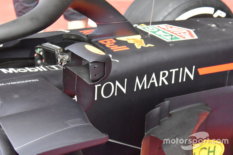 Red Bull Racing RB14 detail van de spiegel