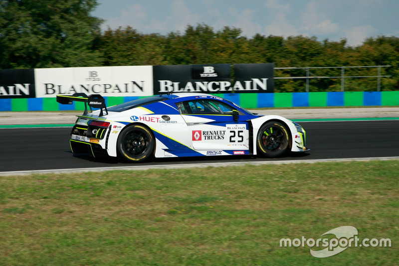 #25 Sainteloc Racing Audi R8 LMS: Simon Gachet, Christopher Haase 