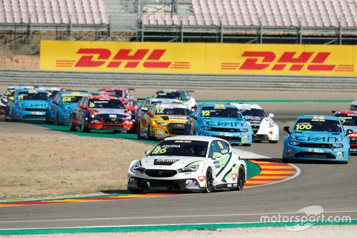 Mikel Azcona, Zengo Motorsport Services KFT CUPRA León Competición TCR leads