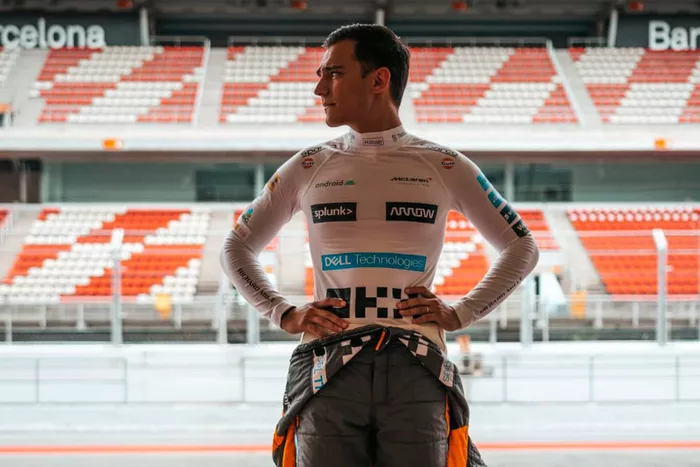 Alex Palou, McLaren F1 probando en Barcelona
