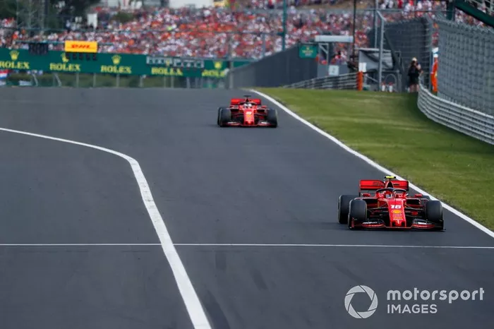 Charles Leclerc, Ferrari SF90 lidera Sebastian Vettel, Ferrari SF90 