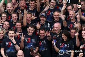 Sebastian Vettel y el Red Bull Racing team