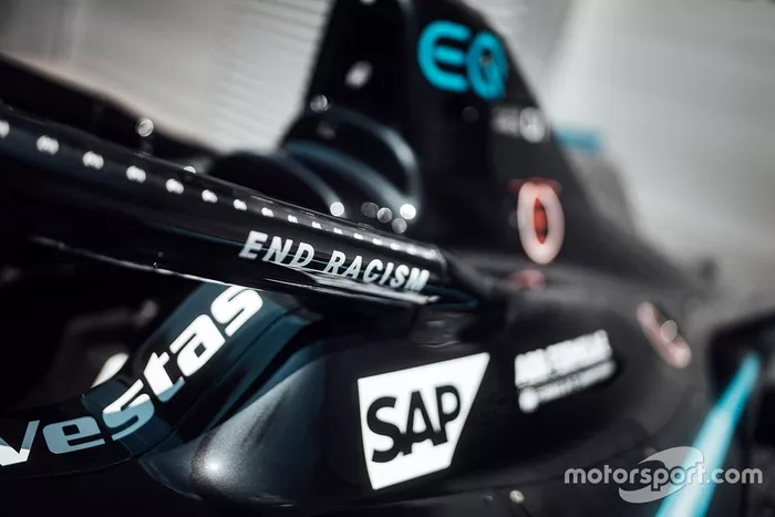 Mercedes-Benz EQ Silver Arrow 01 met zwarte livery