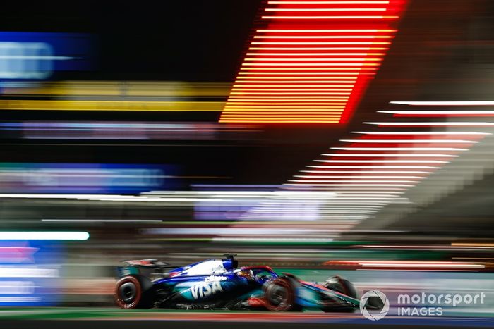 Liam Lawson, VCARB 01