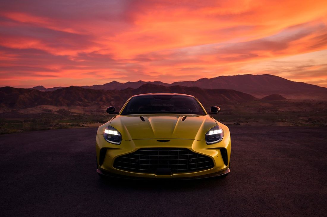 Aston Martin Vantage 2025