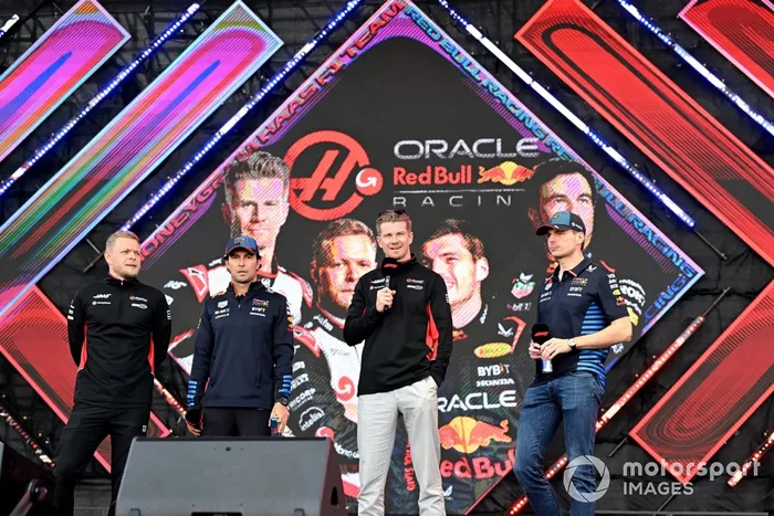 Kevin Magnussen, Haas F1 Team Sergio Perez, Red Bull Racing Nico Hulkenberg, Haas F1 Team Max Verstappen, Red Bull Racing 