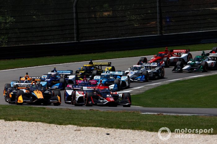 Arrancada: Patricio O'Ward, Arrow McLaren SP Chevrolet,  Rinus VeeKay, Ed Carpenter Racing Chevrolet,  Scott McLaughlin, Team Penske Chevrolet,  Alex Palou, Chip Ganassi Racing Honda,  Felix Rosenqvist, Arrow McLaren SP Chevrolet,  Alexander Rossi, Andretti Autosport Honda