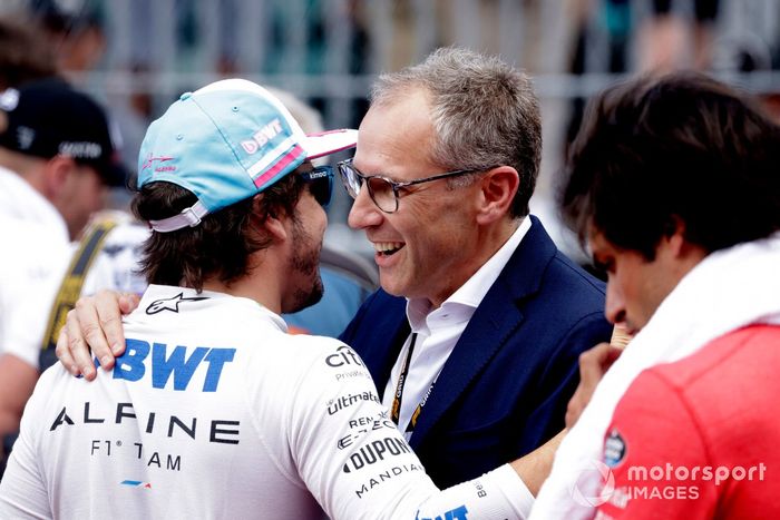 Fernando Alonso, Alpine F1 Team, Stefano Domenicali, CEO, Fórmula 1