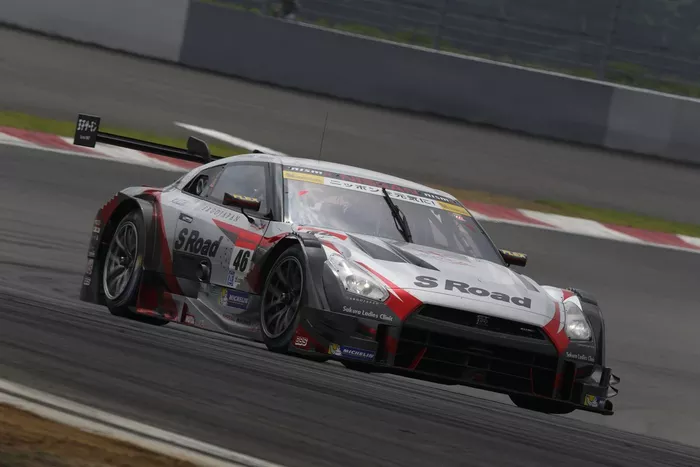 #46 S Road MOLA GT-R｜2015年