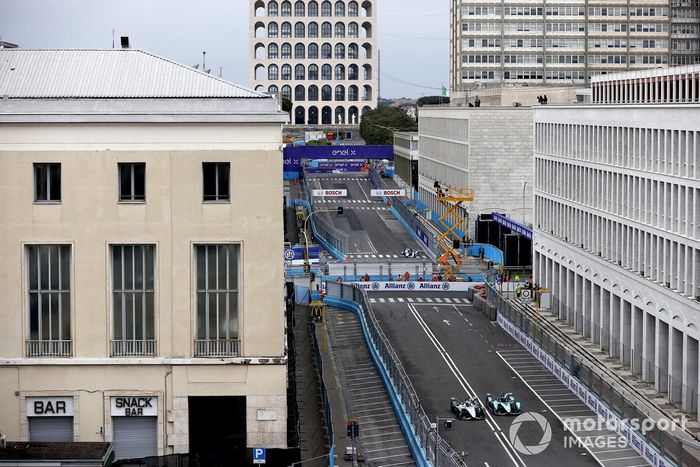 Nyck de Vries, Mercedes-Benz EQ, EQ Silver Arrow 02, battles with Sam Bird, Jaguar Racing, Jaguar I-Type 5