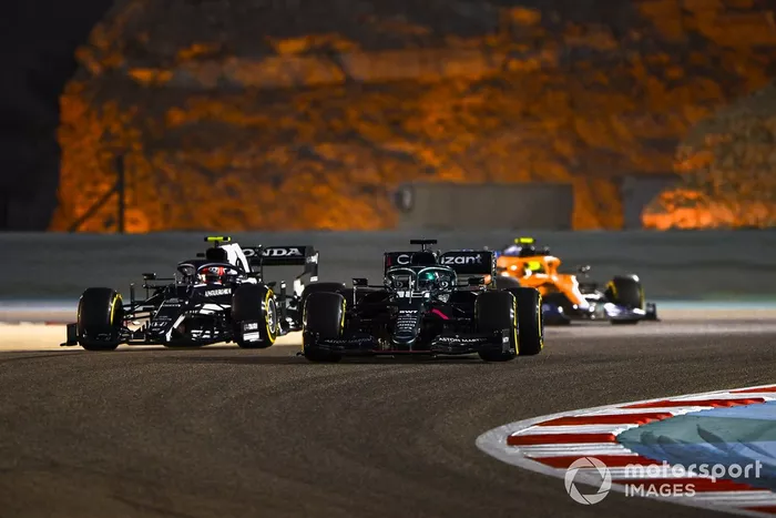 Lance Stroll, Aston Martin AMR21, Pierre Gasly, AlphaTauri AT02, Lando Norris, McLaren MCL35M