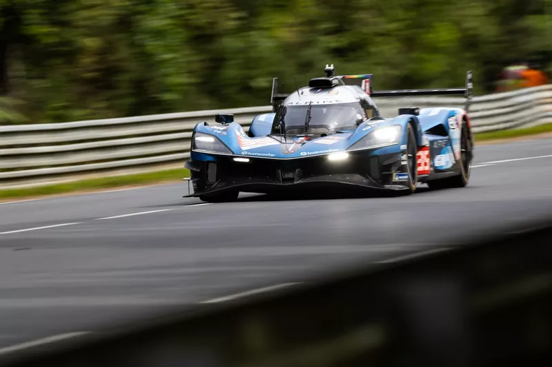#35 Alpine Endurance Team Alpine A424 : Paul-Loup Chatin, Ferdinand Habsbourg-Lorraine, Charles Milesi