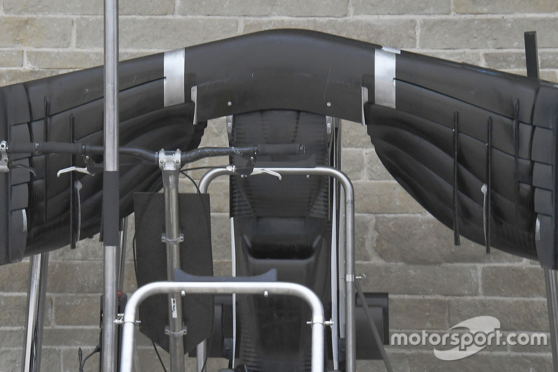 Detalle de la parte inferior del alerón del Sauber C37