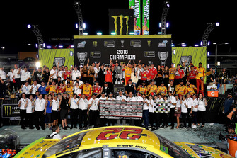 Joey Logano, Team Penske, Ford Fusion Shell Pennzoil celebrates his Championship