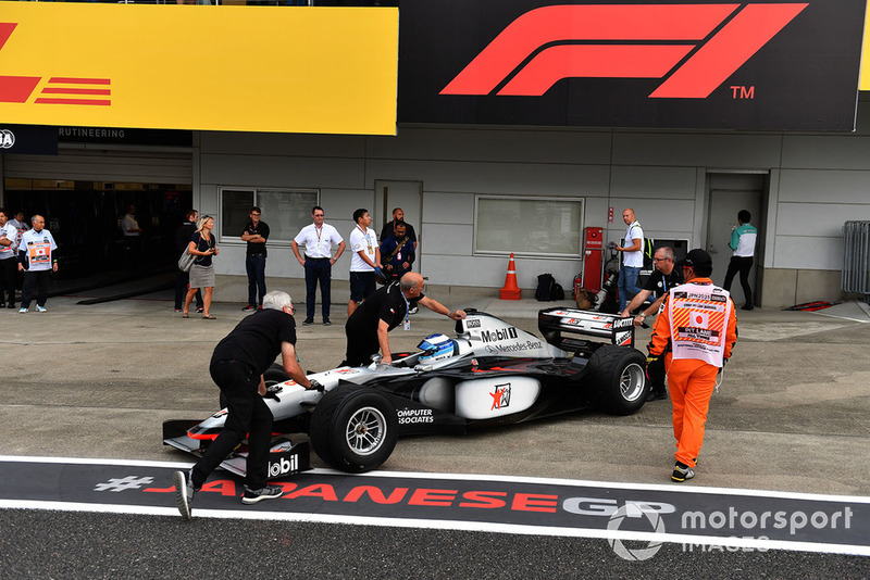 Mika Hakkinen, McLaren MP4-13