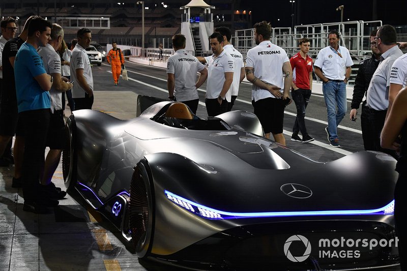 Mercedes-Benz EQ Silver Arrow concept