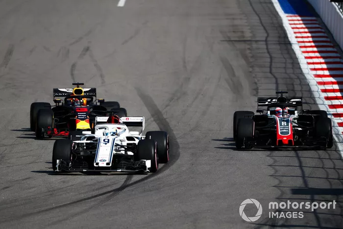 Max Verstappen realizó una espectacular remontada, y tardó muy poco en llegar a los puntos..