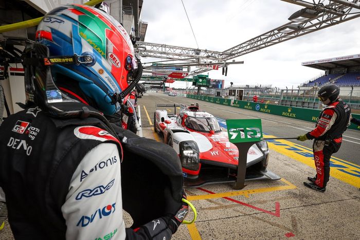 #7 Toyota Gazoo Racing Toyota GR010 - Hybrid Hypercar, Mike Conway, Kamui Kobayashi, Jose Maria Lopez