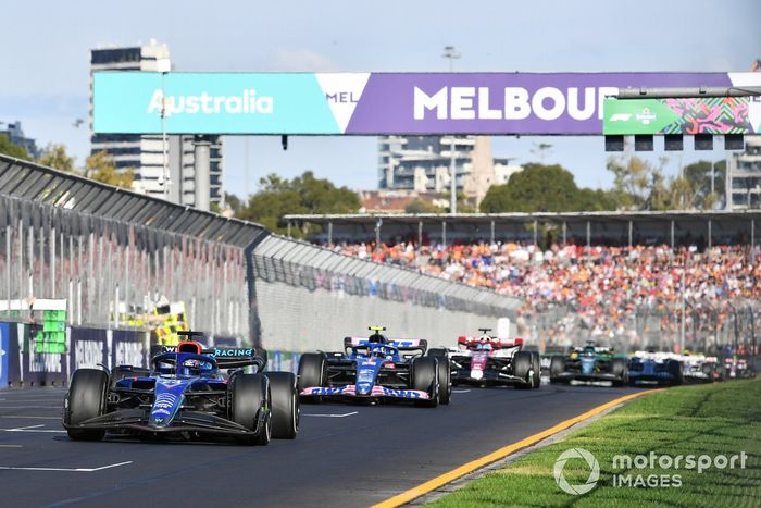 Alex Albon, Williams FW44, Esteban Ocon, Alpine A522, Valtteri Bottas, Alfa Romeo C42