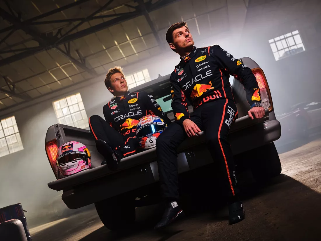 ギャラリー】レッドブルの2025年仕様のレーシングスーツ F1