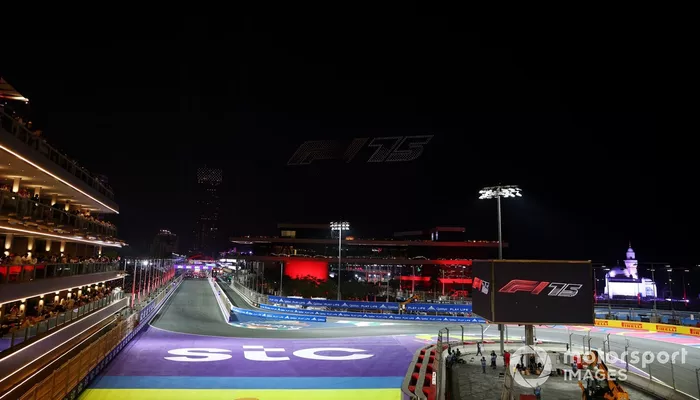 Espectáculo de drones en el cielo antes del Gran Premio de F1 de Arabia Saudí