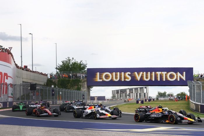 Max Verstappen, Red Bull Racing, Oliver Bearman, Haas F1 Team