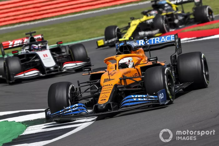 Lando Norris, McLaren MCL35, Romain Grosjean, Haas VF-20, Daniel Ricciardo, Renault F1 Team R.S.20