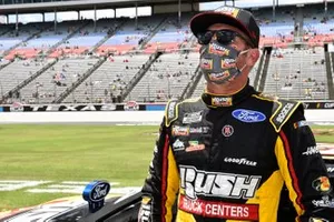 Clint Bowyer, Stewart-Haas Racing, Ford Mustang Rush Truck Centers