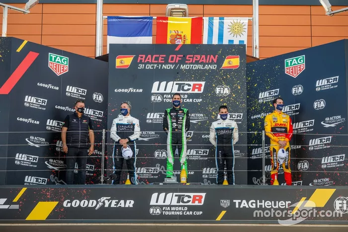 Podio: El ganador de la carrera Mikel Azcona, Zengo Motorsport Services KFT CUPRA León Competición TCR, segundo lugar Yvan Muller, Cyan Racing Lynk & Co 03 TCR , tercer lugar Santiago Urrutia, Cyan Performance Lynk & Co 03 TCR, Nathanael Berthon, Comtoyou DHL Team Audi Sport Audi RS3 LMS