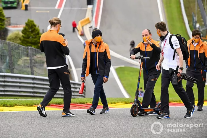 Lando Norris, McLaren canina por el circuito