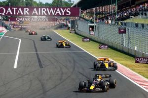 Max Verstappen, Red Bull Racing RB19, Oscar Piastri, McLaren MCL60, Lando Norris, McLaren MCL60