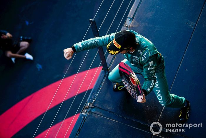 Podio: tercer lugar Fernando Alonso, Aston Martin F1 Team