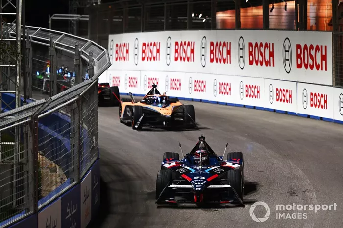 Sam Bird, Jaguar Racing, Jaguar I-TYPE 6, Dan Ticktum, NIO 333 FE Team, NIO 333 ER9, Rene Rast,  McLaren Formula E Team, e-4ORCE 04