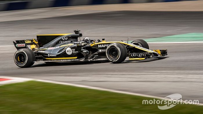 Guanyu Zhou, Academia Renault Sport, prueba el Renault 2017 F1