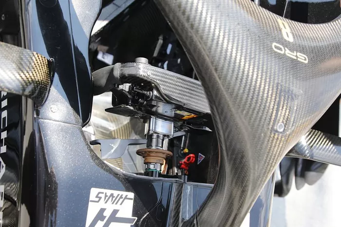 Haas F1 Team VF-19, cockpit