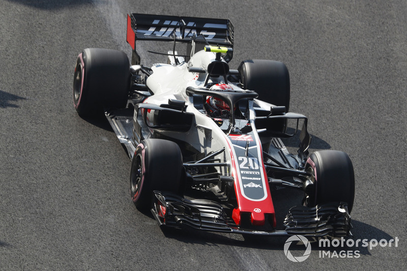 16: Kevin Magnussen, Haas F1 Team VF-18, 1:17.599