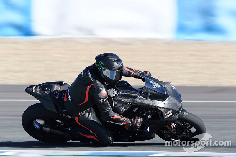Льюіс Хемілтон випробовує Yamaha Superbike
