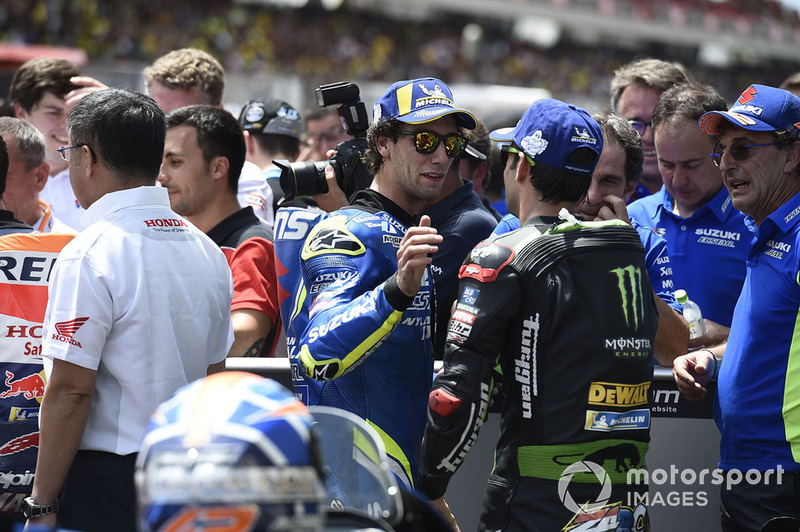 Друге місце Алекс Рінс, Team Suzuki MotoGP, третє місце Жоанн Зарко, Monster Yamaha Tech 3
