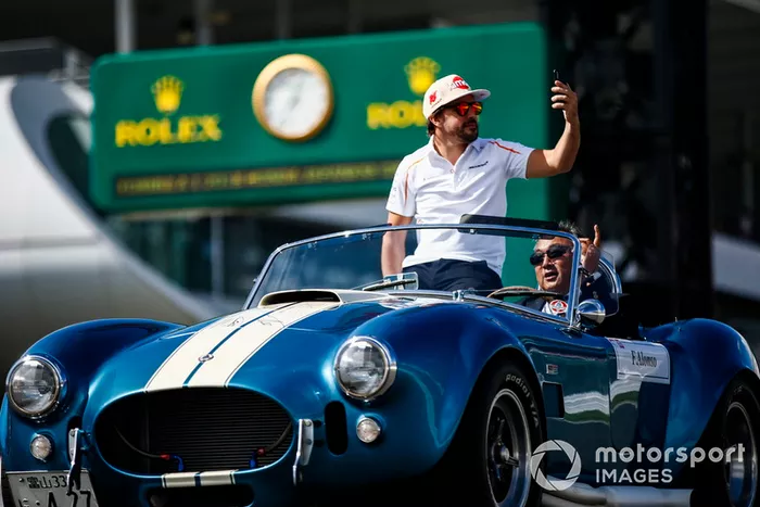 Fernando Alonso, McLaren, en el desfile de pilotos