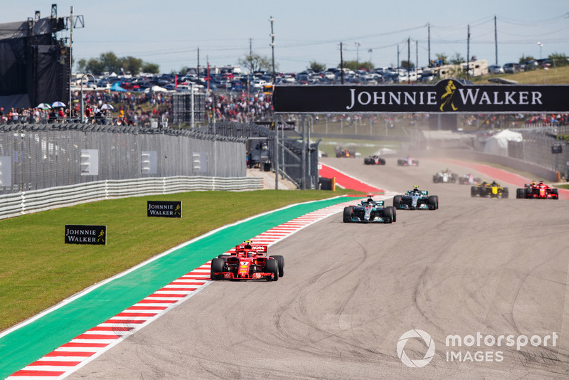 Kimi Raikkonen, Ferrari SF71H, Lewis Hamilton, Mercedes AMG F1 W09 EQ Power+, Valtteri Bottas, Mercedes AMG F1 W09 EQ Power+