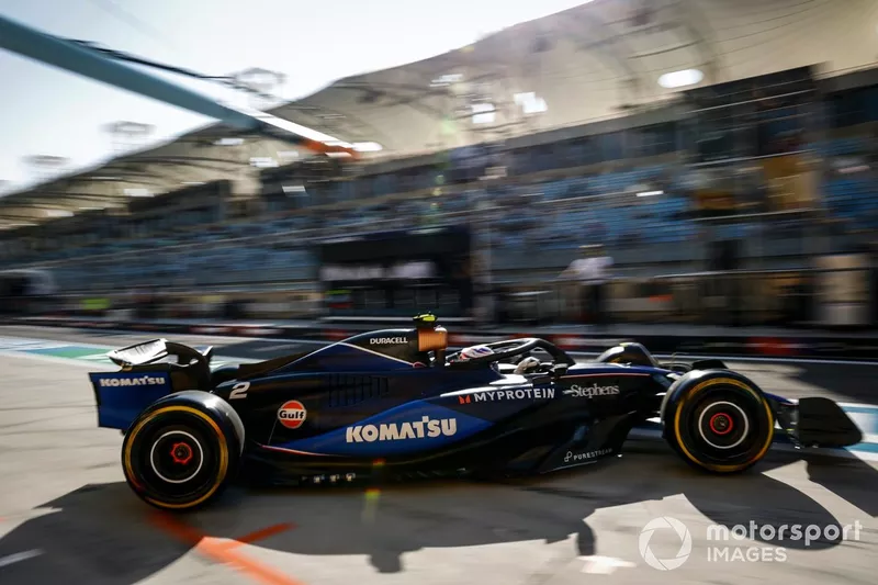 Logan Sargeant, Williams FW46 dans la voie des stands 