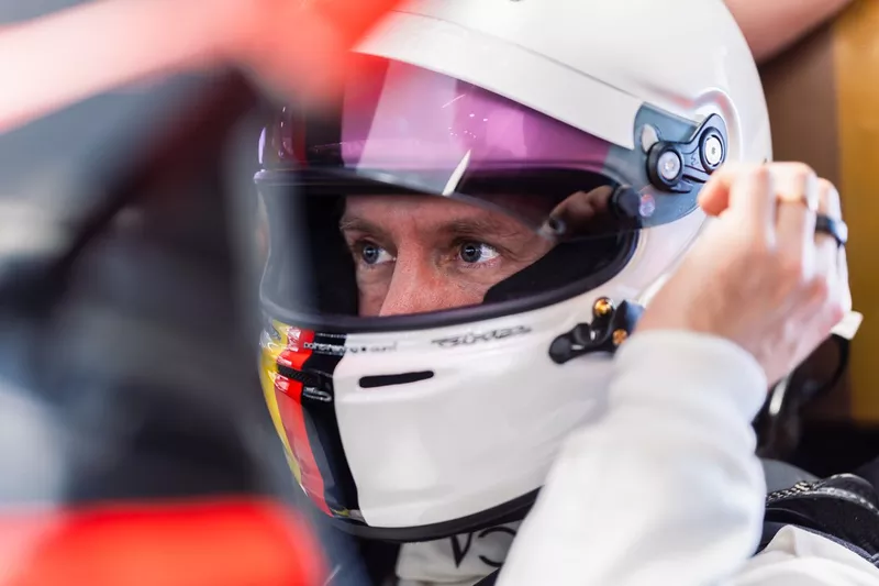 Sebastian Vettel teste la Porsche 963 
