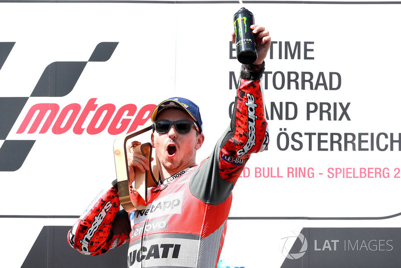 7 podiums en rouge