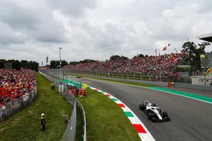 Sergey Sirotkin, Williams FW41,  Fernando Alonso, McLaren MCL33