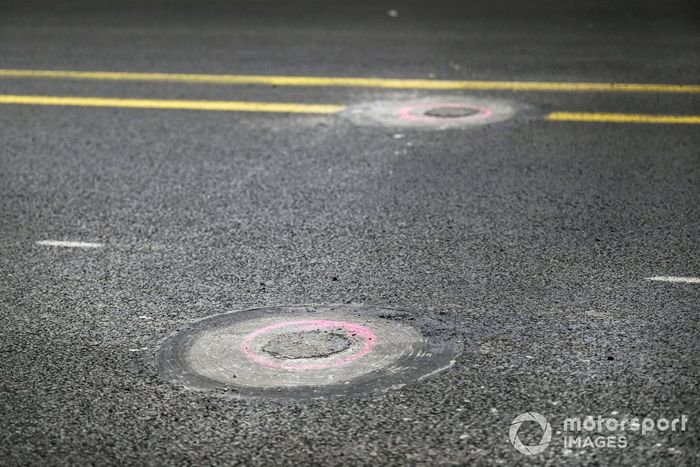 Arqueta reparada en el circuito