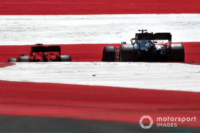 Sebastian Vettel, Ferrari SF90, Valtteri Bottas, Mercedes AMG W10