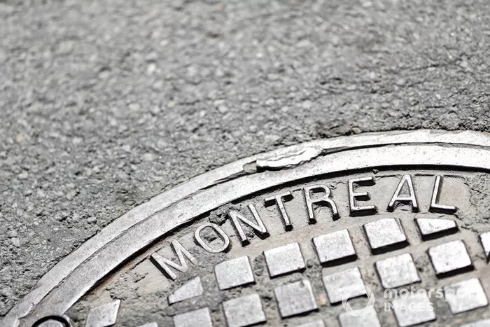 Tapa de alcantarilla con marca de Montreal