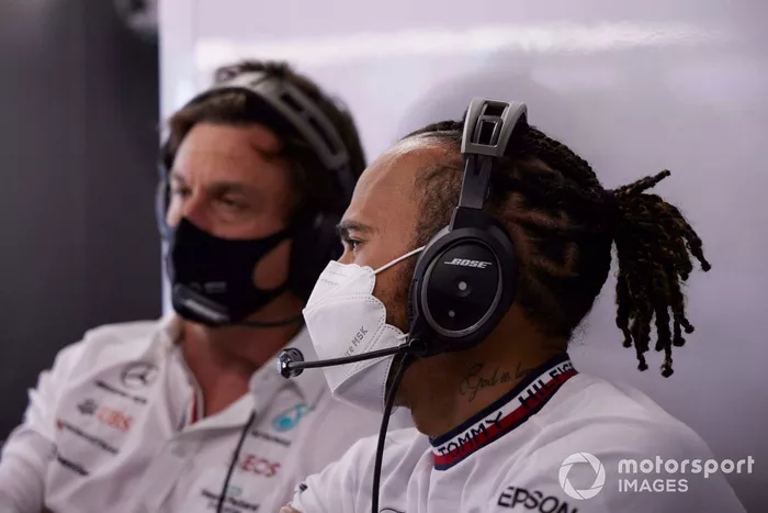 Toto Wolff, Team Principal and CEO, Mercedes AMG, with Lewis Hamilton, Mercedes