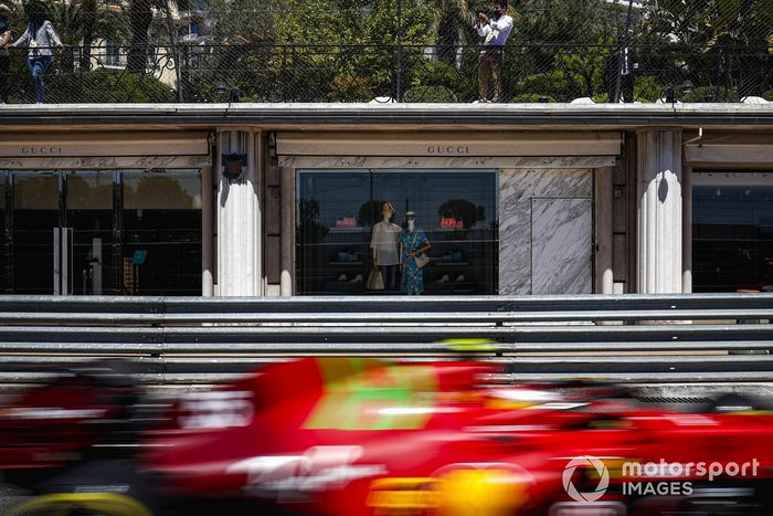 Carlos Sainz Jr., Ferrari SF21