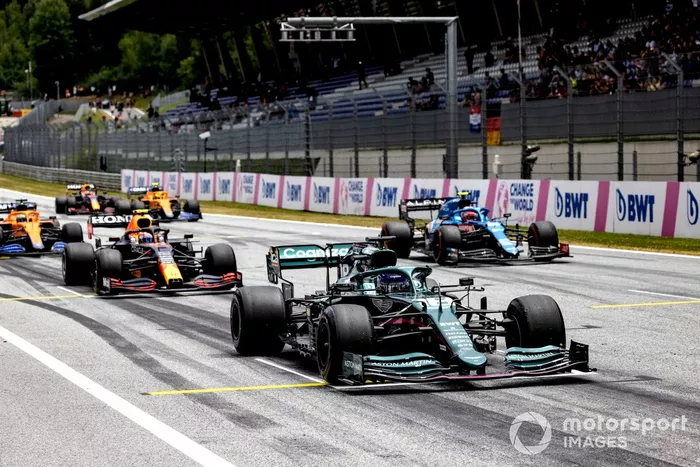 Lance Stroll, Aston Martin AMR21, Sergio Pérez, Red Bull Racing RB16B, Esteban Ocon, Alpine A521, Daniel Ricciardo, McLaren MCL35M